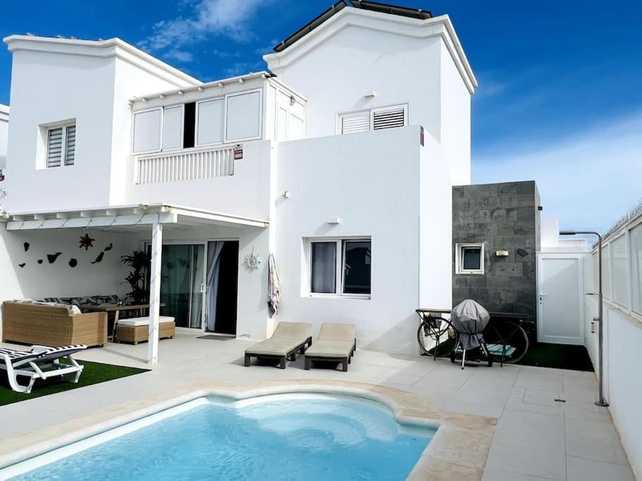 Lovely Villa Sanmar, Heated Pool Playa Blanca  Kültér fotó