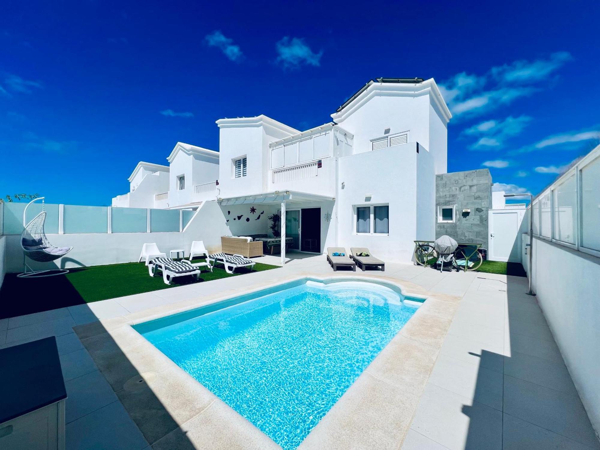 Lovely Villa Sanmar, Heated Pool Playa Blanca  Kültér fotó