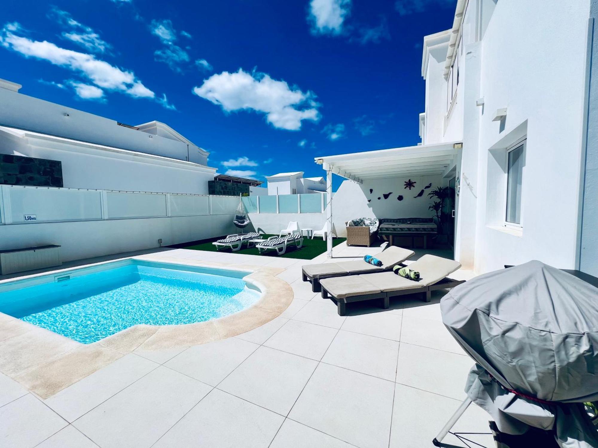 Lovely Villa Sanmar, Heated Pool Playa Blanca  Kültér fotó
