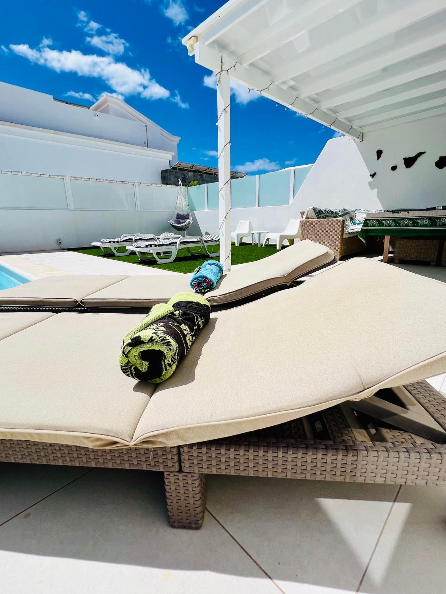 Lovely Villa Sanmar, Heated Pool Playa Blanca  Kültér fotó